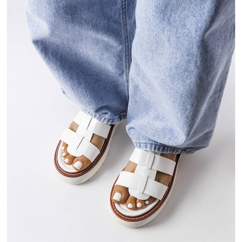 Lolan valkoiset sandaalit alustalla valkoinen 2