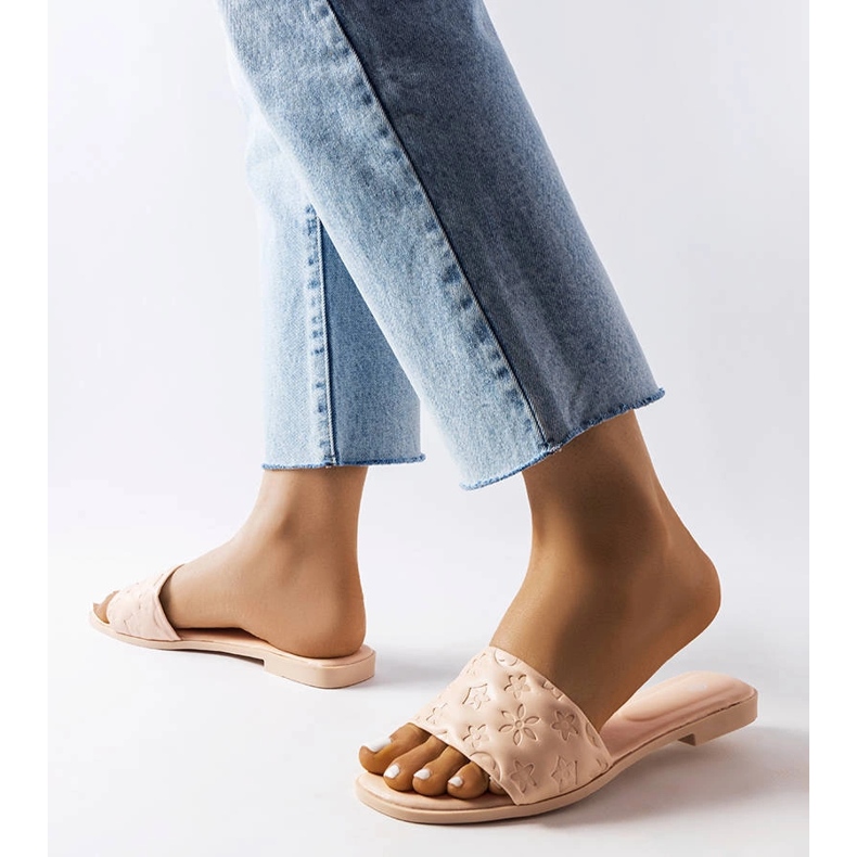 Amalien beigenväriset litteät sandaalit 2 Amalien beigenväriset litteät sandaalit 2