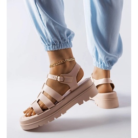 Saidin beige-sandaalit pohjapohjilla 2