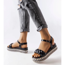 Mustat Katrin sandaalit 1