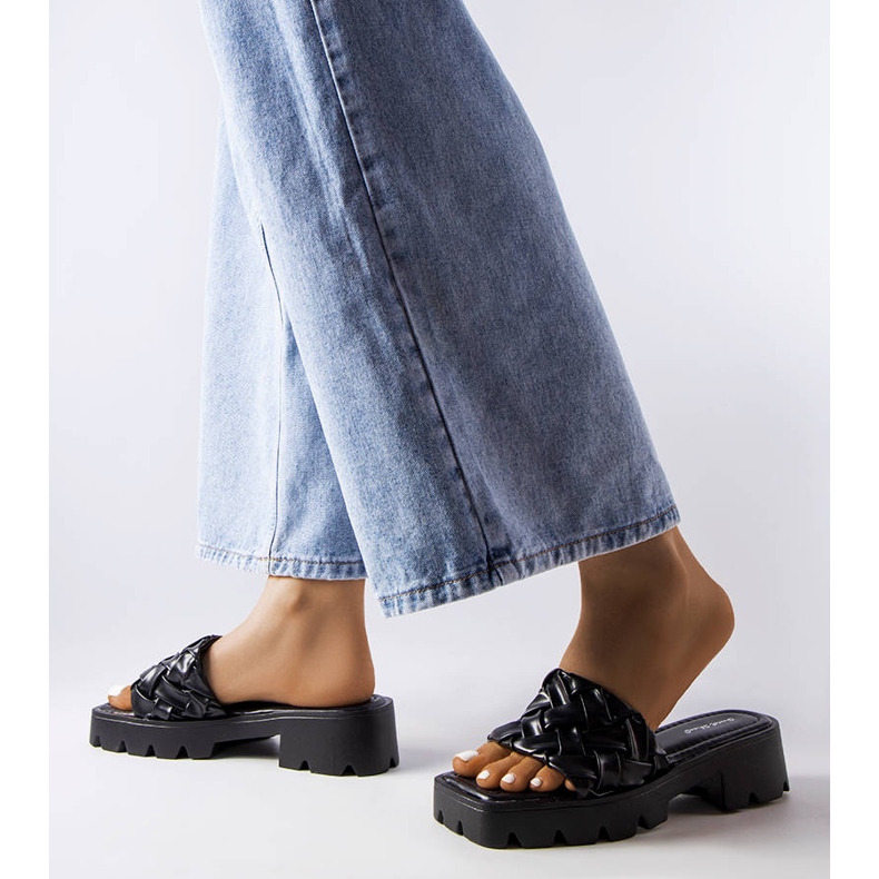 Loran mustat traktoripohjalliset tossut 2