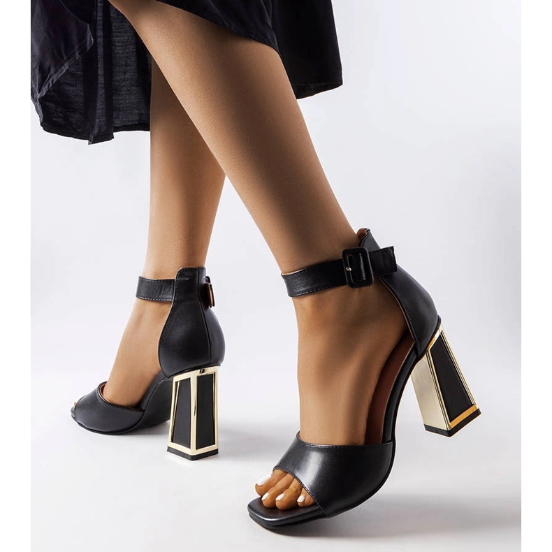 Marlensin mustat sandaalit 1