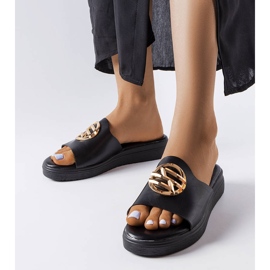 Michellen mustat alustasandaalit 1