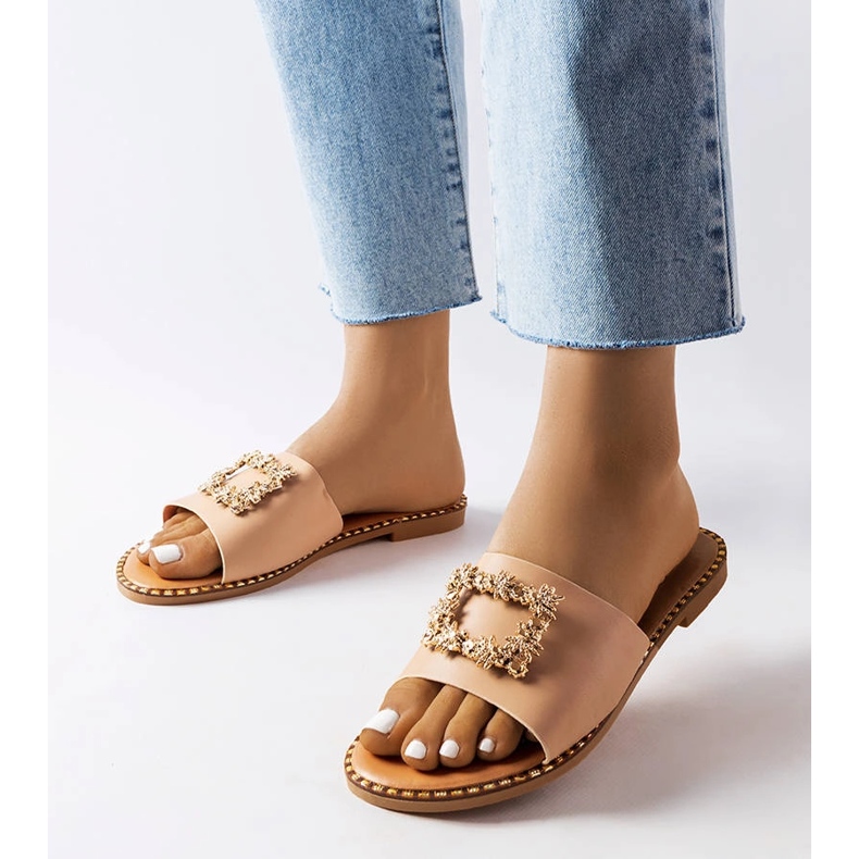 Miriaman beigenväriset liukusäätimet koristeilla 1