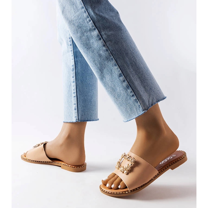 Miriaman beigenväriset liukusäätimet koristeilla 2