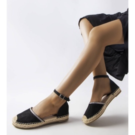 Licia mustat espadrillit 1