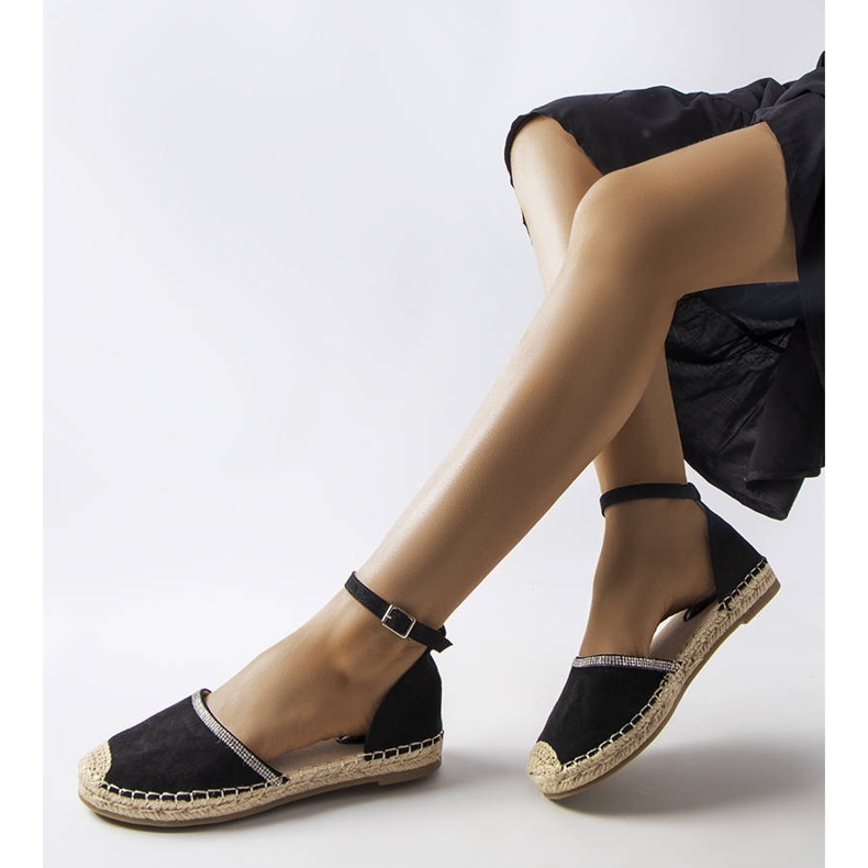 Licia mustat espadrillit 1
