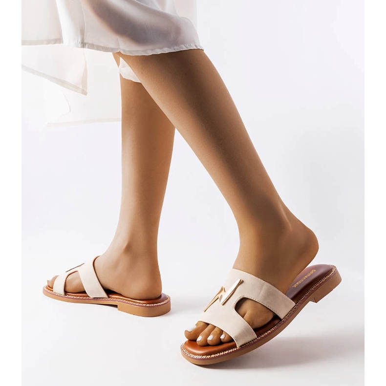 Leyran beige-tasaiset liukumäet 2