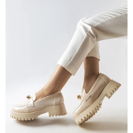 Inna Stellan beige-lakatut kengät 1