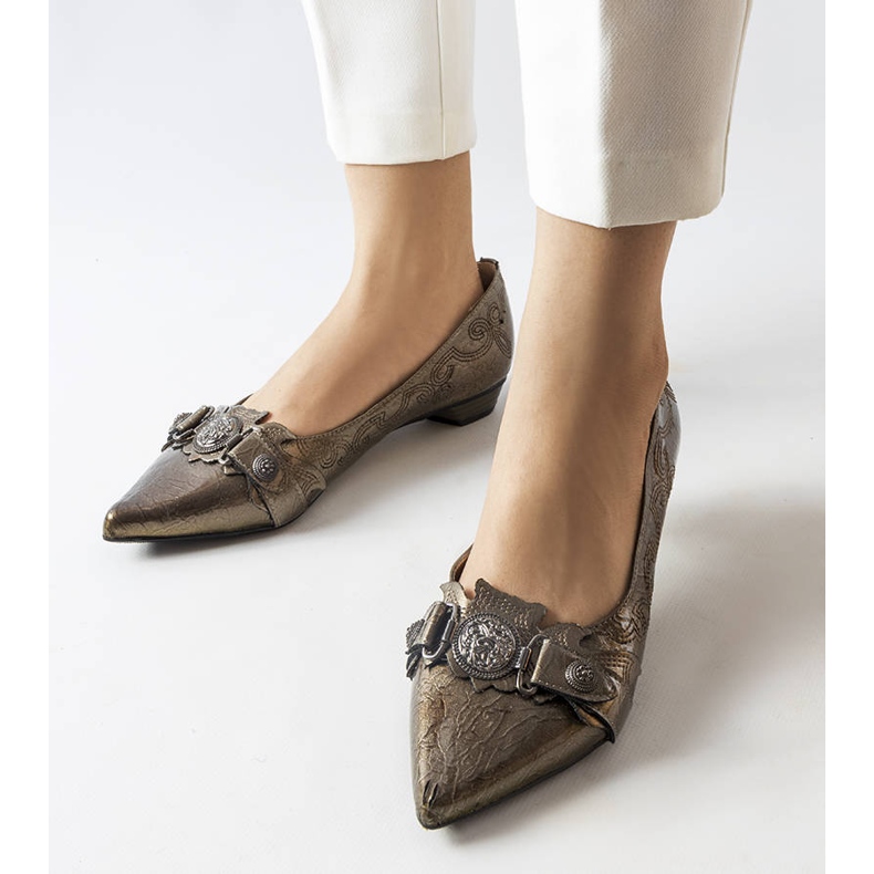 Sicilianon hopeanväriset matalakorkoiset pumput harmaa 1