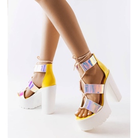 Inna Keltaiset paksut sandaalit Katjalta keltainen 1