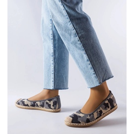 Benedumin harmaat slip-on espadrillit 2