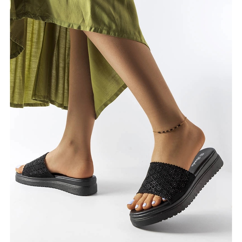 Irvinen mustat harjakattoiset liukusäätimet zirkoneilla 2