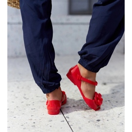 Punaiset balerinat kukilla punainen 1