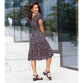 Donizettin mustat sandaalit 1