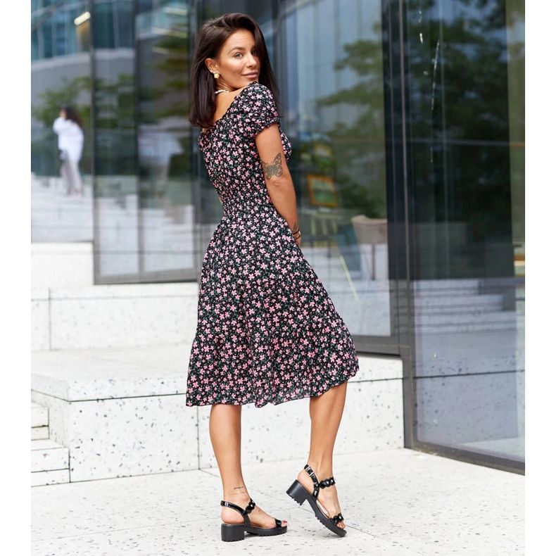 Donizettin mustat sandaalit 1