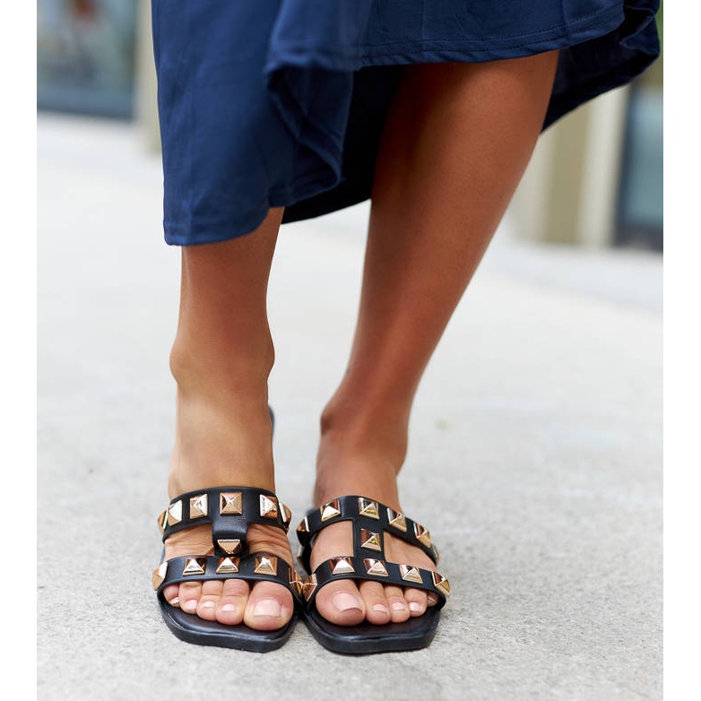 Mustat liukumäet koristeltu Agnano-nastoilla 1