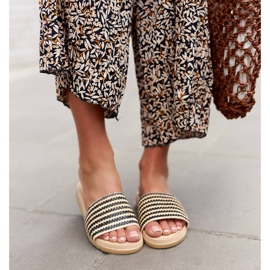 Mustat kudotut Capovalle-liukumäet 2