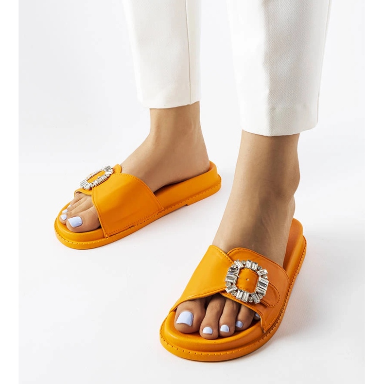 Oranssit liukusäätimet, koristeltu Griegsvein strassit 1