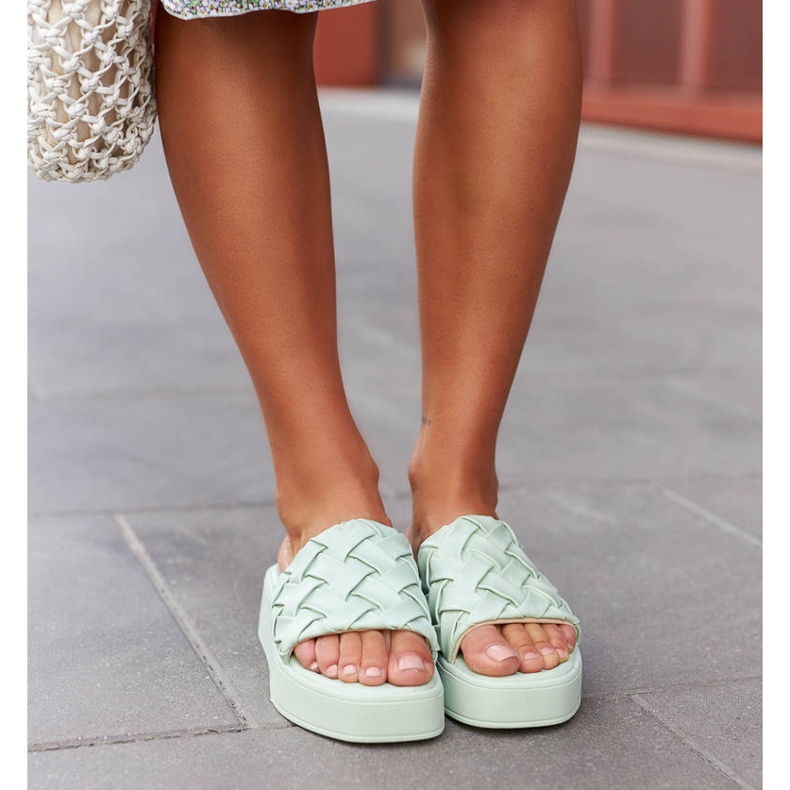 Vihreät tossut Esposito-tasolla 1