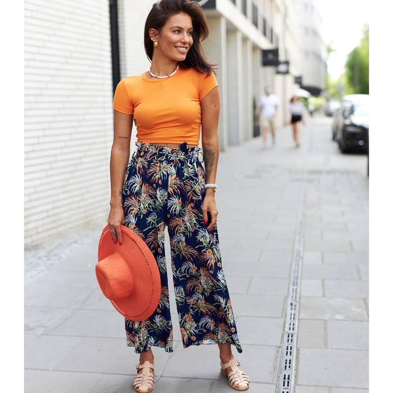 Gaetanon beige-sandaalit koristeltu strassikivillä 1