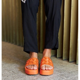 Colonnellon oranssit liukumäet 2