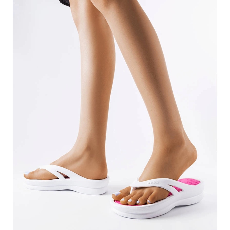 Isla vaaleanvalkoiset varvastossut valkoinen 2