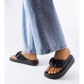 Mustat flopit keräilyllä 2