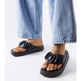 Mustat flopit keräilyllä 1