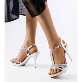 Brigida hopeiset sandaalit koristeltu zirkoneilla hopea 1