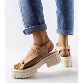 Beiget sandaalit pylväässä Big Star LL276036 1