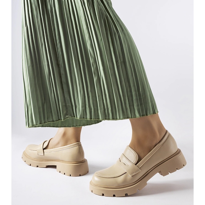 Beiget tyylikkäät Puccianiello-loaferit 1