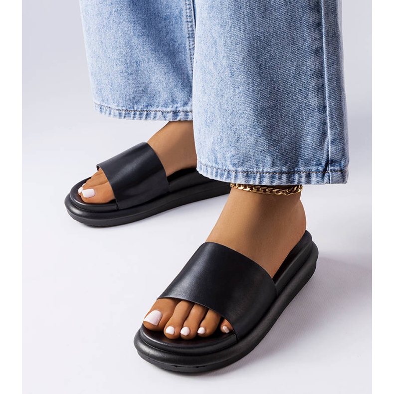 BM Mustat tossut Paquette-alustalla 1