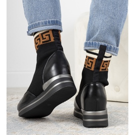 Mustat kiilakengät Wanda 1