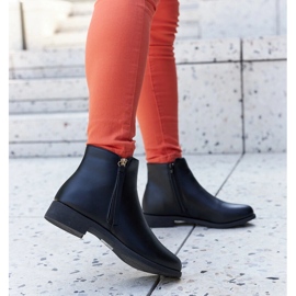 Paien mustat eristetyt litteät nilkkurit 2