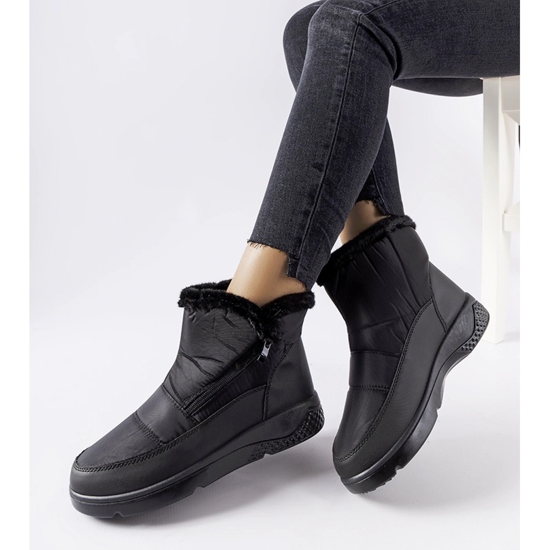 Mustat Judithe-eristetyt lumisaappaat vetoketjulla 1