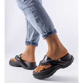 BM Lachapellen mustat alustasandaalit 2