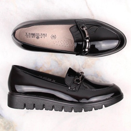 Mukavat mustat naisten kiilakengät T.Sokolskilta 2