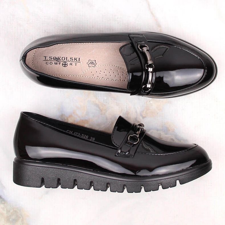 Mukavat mustat naisten kiilakengät T.Sokolskilta 2