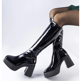 Inna Mustat patentoidut Fecteau-korkokengät 2