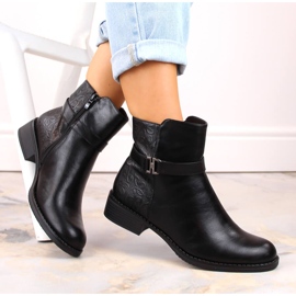 M. DASZYŃSKI Mustat eristetyt naisten tasakorkoiset nilkkurit M.Daszyński 1