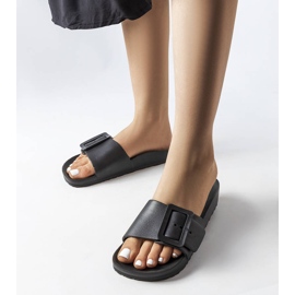 Nelmin mustat kumiset soljet 1