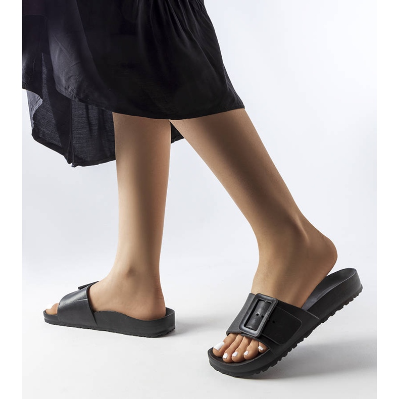 Nelmin mustat kumiset soljet 2