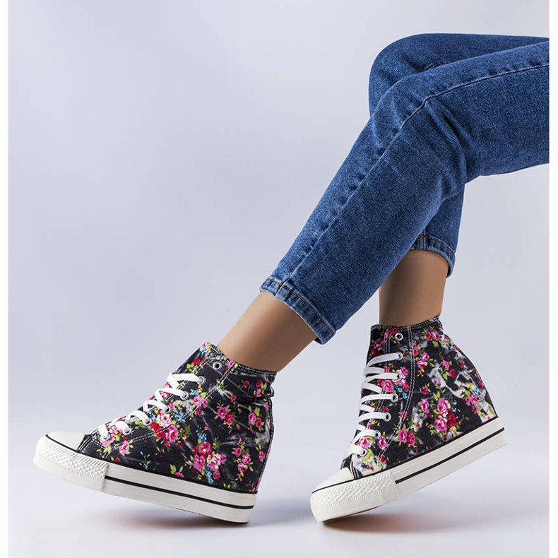 BM Fouquetin mustat kukkaiset kiilalenkkarit 2