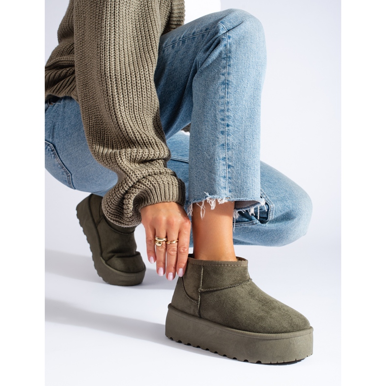 Vihreät lumisaappaat Shelovetin alustalla 1