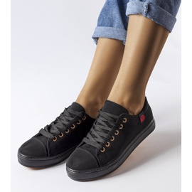 Descoteaux'n mustat tekstiililenkkarit 1