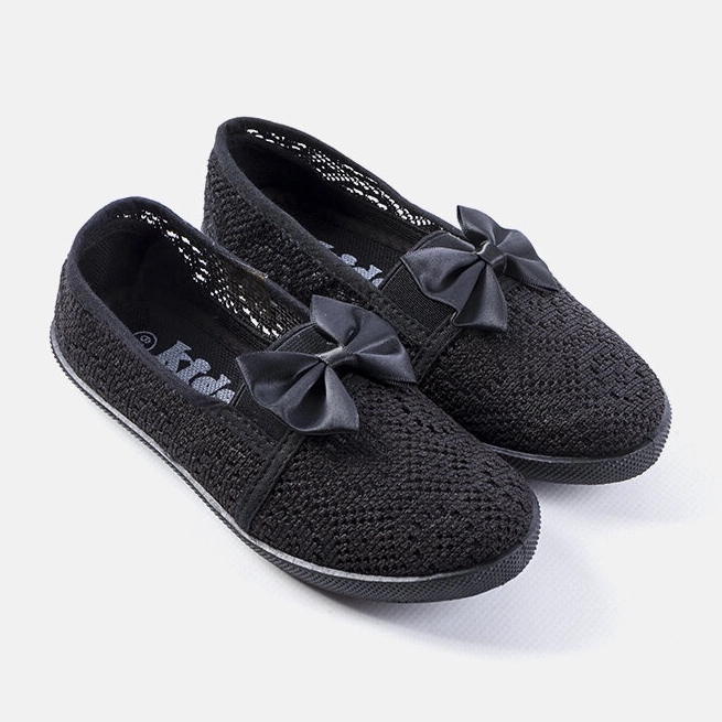 Bubbyn mustat sandaalit lapsille 1