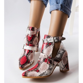 Valkoiset ja vaaleanpunaiset naisten saappaat Itabilta beige 1