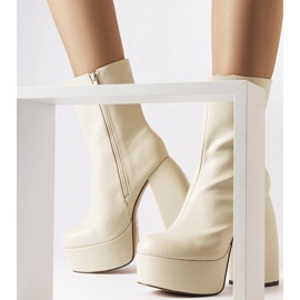 Barattin beigenväriset korkokengät 2