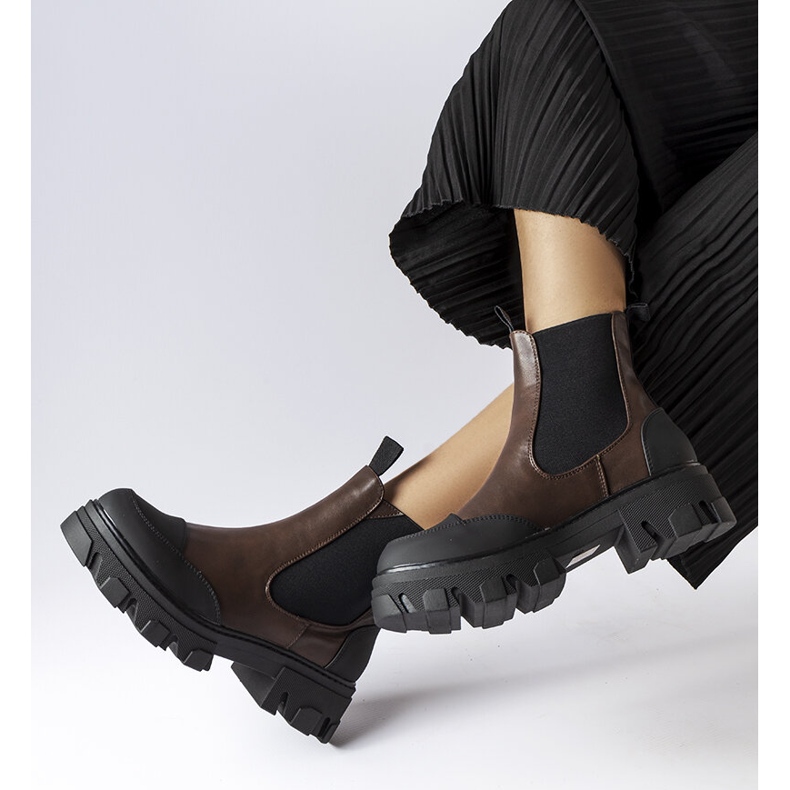 Sibylan tummanruskeat slip-on saappaat 1